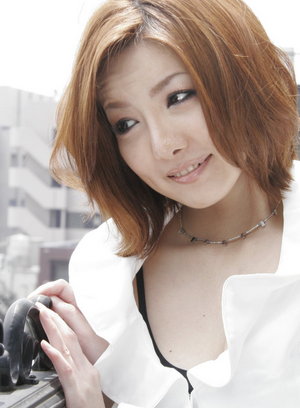Sexy Woman Yuna Hirose,